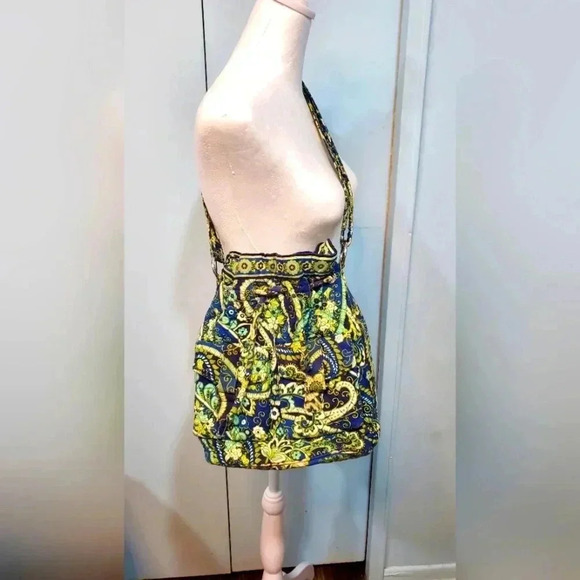 Vera Bradley Handbags - Vera Bradley drawstring bucket bag 12x13 with pockets crossbody shoulder bag